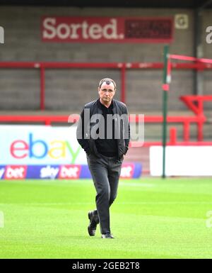 Gary Bowyer, Manager von Salford City, vor dem zweiten Spiel der Sky Bet League zwischen Crawley Town und Salford City im People's Pension Stadium, Crawley, Großbritannien - 17. August 2021 - nur für redaktionelle Verwendung. Keine Verkaufsförderung. Für Football-Bilder gelten Einschränkungen für FA und Premier League. Keine Nutzung des Internets/Handys ohne FAPL-Lizenz - für Details wenden Sie sich an Football Dataco Stockfoto