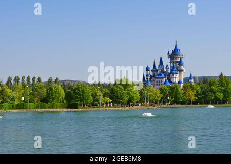 Blue Castle Seeside within trees at Sazova Park Eskisehir Turkey Stockfoto