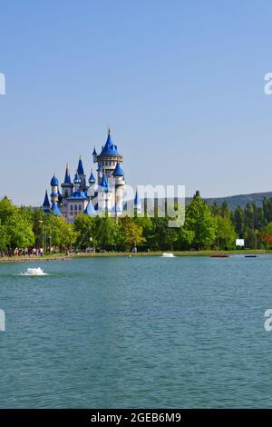 Blue Castle Seeside within trees at Sazova Park Eskisehir Turkey Stockfoto