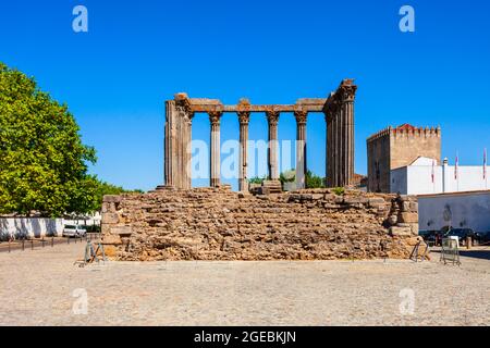 Der römische Tempel von Evora oder Templo Romano de Evora oder Templo de Diana ist ein alter Tempel Evora Stadt, Portugal Stockfoto