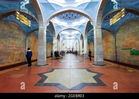 Taschkent, Usbekistan - 11. April 2021: Alisher Navoiy ist eine Station der Taschkent Metro in Usbekistan Stockfoto