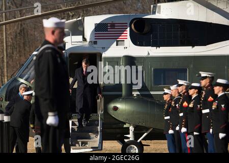 Verteidigungsminister Ash Carter kommt in Camp David, MD. An, um mit dem afghanischen Chief Executive Abdullah Abdullah, dem Außenminister John Kerry, dem Finanzminister Jacob L. Lew und dem afghanischen Präsidenten Ashraf Ghani Gespräche über Angelegenheiten von gegenseitiger Bedeutung am 23. März 2015 zu führen. (Foto von Master Sgt, Adrian C'Az)(veröffentlicht) Stockfoto