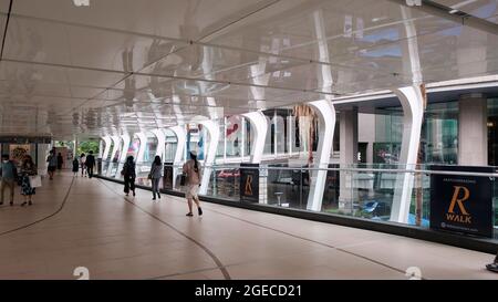 BTS Skytrain Skywalk Chit Lom zur Siam Station Area Stockfoto