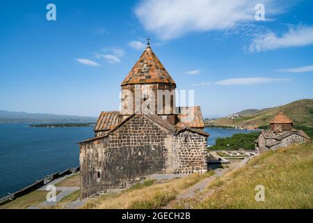 Sevanawank Klosteranlage am Ufer des Sevan Sees in Armenien Stockfoto