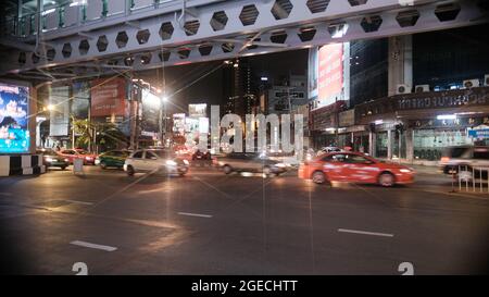 BTS Skywalk an der Thong Lo Station Bangkok Thailand Stockfoto