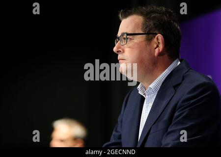 Melbourne, Australien, 2. August 2020. Der viktorianische Premier Daniel Andrews spricht bei einer Pressekonferenz in Melbourne, Australien, mit den Medien. Der viktorianische Premier Daniel Andrews hat einen „State of Disaster“ angekündigt und die Beschränkungen für Victoria erhöht. Der Premier gab bekannt, dass 671 neue Fälle von COVID entdeckt wurden, 73 im Zusammenhang mit Ausbrüchen, 598 in Untersuchung und sieben Menschen über Nacht starben. Die Beschränkungen des Bundesstaates 3 werden in der Region Victoria wieder eingeführt. Eine Ausgangssperre von 20:00 bis 5:00 Uhr wird ab heute eingeführt. (Foto von Dave Hewison/ Speed Media) Quelle: Dave Hewison/Speed Media/Alamy Liv Stockfoto