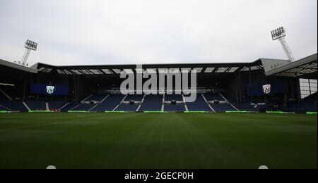 West Bromwich, England, 18. August 2021. Gesamtansicht des Stadions während des Sky Bet Championship-Spiels auf den Hawthorns, West Bromwich. Bildnachweis sollte lauten: Simon Bellis / Sportimage Kredit: Sportimage/Alamy Live News Stockfoto