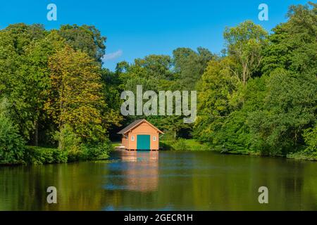 Bootshaus am Emmasee im Bürgerpark Hansestadt Bremen oder Main City Park Hansestadt Bremen, Bundesland Bremen, Norddeutschland Stockfoto