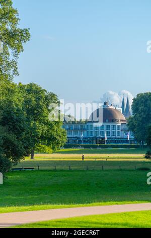 Parkhotel im Bürgerpark Hansestadt Bremen aus dem 19. Jahrhundert oder Hauptstadtpark Hansestadt Bremen, Bundesland Bremen, Norddeutschland Stockfoto