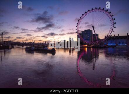 Sonnenaufgang am London Eye, London, England Stockfoto