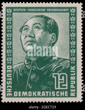 DDR (Deutsche Demokratische Republik), offizieller Name der ehemaligen DDR, zeigt Mao Zedong [Mao Tse-tung] 12PF Stockfoto