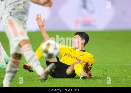 Dortmund, Deutschland. August 2021. Giovanni REYNA (DO) klagt vor Ort, Geste, Geste, Fußball-Supercup-Finale, Borussia Dortmund (DO) - FC Bayern München (M) 1: 3, am 08/17/2021 in Dortmund. Die DFL-Bestimmungen von #verbieten die Verwendung von Fotos als Bildsequenzen und/oder quasi-Video # Â Credit: dpa/Alamy Live News Stockfoto