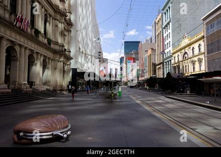 Melbourne, Australien, 9. September 2020. Blick auf die Bourke Street Mall während der COVID-19 in Melbourne, Australien. Victoria verzeichnet in den letzten 24 Stunden weitere 76 Coronavirus-Fälle, ein Anstieg gegenüber gestern sowie 11 Todesfälle. Dies kommt inmitten der Nachrichten, dass AstraZeneca die Impfstoffstudie unterbricht. Kredit: Dave Hewison/Speed Media/Alamy Live Nachrichten Stockfoto