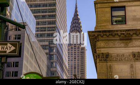 Das Chrysler Building ist ein Art déco-Wolkenkratzer im Stadtteil Turtle Bay auf der East Side von Manhattan, New York City. Stockfoto