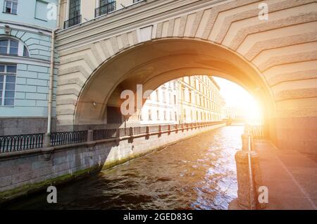 Typische historische Bauarchitektur der Stadt St. Petersburg Flüsse und Kanäle Stockfoto