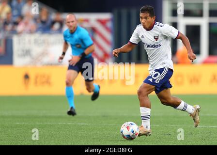 18. August 2021; Foxborough, MA, USA; D.C. United-Stürmer Edison Flores (10) dribbelt während eines MLS-Matches zwischen D.C. United und New England Revolution im Gillette Stadium. Anthony Nesmith/CSM Stockfoto