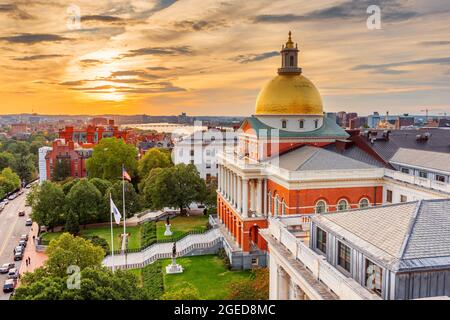 Boston, Massachusetts, USA Stadtbild mit dem State House in der Abenddämmerung. Stockfoto