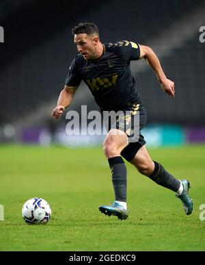 Datei-Foto vom 17-08-2021 von Charlton Athletic's Conor Washington in Aktion während der Sky Bet League One Spiel im Stadium MK, Milton Keynes. Ausgabedatum: Donnerstag, 19. August 2021. Stockfoto