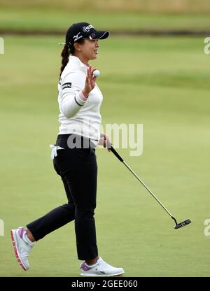 Die südkoreanische sei Young Kim reagiert auf das 18. Grün am ersten Tag der AIG Women's Open in Carnoustie. Bilddatum: Donnerstag, 19. August 2021. Siehe PA Geschichte GOLF Frauen. Bildnachweis sollte lauten: Ian Rutherford/PA Wire. EINSCHRÄNKUNGEN: Die Nutzung unterliegt Einschränkungen. Nur redaktionelle Verwendung, keine kommerzielle Nutzung ohne vorherige Zustimmung des Rechteinhabers. Stockfoto