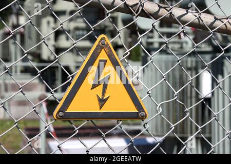 Sicherheitssymbol: Achtung, Stromschlaggefahr Stockfoto