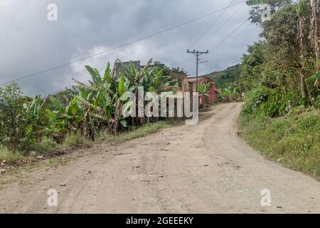 Straße in der Nähe von Coroico in den Yungas Bergen, Bolivien Stockfoto