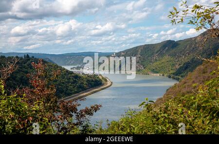 Rheintal-Landschaft in Kestert Blick vom Rheinsteig-Wanderweg Stockfoto