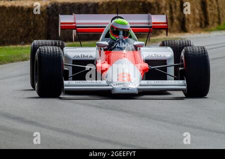 McLaren MP4/2 Formel 1, Grand-Prix-Rennwagen beim Goodwood Festival of Speed Rennsport 2014. Ehemaliger Niki Lauda F1-Wagen Stockfoto