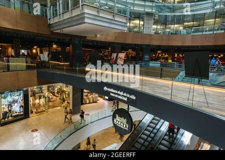 Montreal, CA - 17. Juli 2021: Time Out Market Food Hall in Centre Eaton Stockfoto