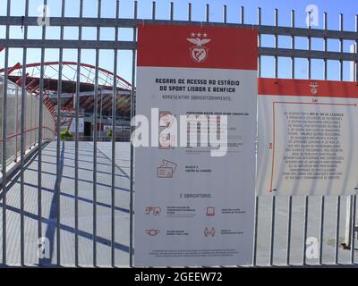 Lissabon, Portugal. August 2021. (INT) Bewegung in Lissabon. 19. August 2021, Lissabon, Portugal: Bewegung um den Bahnhof Santa Apolonia, in der Nähe des Fußballstadions Benfica, in Lissabon, am Donnerstag (19), inmitten der Coronavirus-Pandemie. (Bild: © Edson De Souza/TheNEWS2 über ZUMA Press Wire) Stockfoto