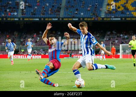 Barcelona, Spanien. Kredit: D. 15. Aug, 2021. Jordi Alba (Barcelona), Aihen Munoz (Sociedad) Fußball/Fußball : Spanisches Spiel der 'La Liga Santander' zwischen dem FC Barcelona 4-2 Real Sociedad im Camp Nou Stadion in Barcelona, Spanien. Quelle: D .Nakashima/AFLO/Alamy Live News Stockfoto