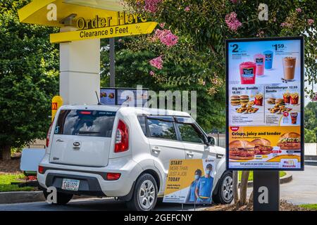 Drive-Thru im McDonald's Fast-Food-Restaurant in Snellville, Georgia. (USA) Stockfoto