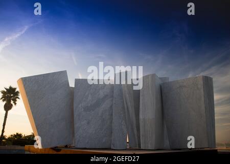 Ausstellung einer Reihe von Blöcken aus Carrara-Marmor Stockfoto