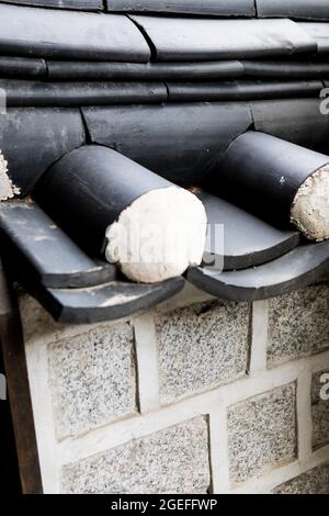 Nahaufnahme der traditionellen koreanischen Wandüberdachung Stockfoto