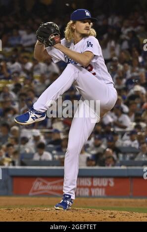 Los Angeles, USA. August 2021. Phil Bickford, der Relief-Pitcher von Los Angeles Dodgers, kommt am Donnerstag, dem 19. August 2021, beim sechsten Inning im Dodger Stadium in Los Angeles gegen die New York Mets an den Start. Die Dodgers verwendeten ein Bullpen-Spiel, um die Mets 4-1 zum siebten Mal in Folge zu besiegen. Foto von Jim Ruymen/UPI Credit: UPI/Alamy Live News Stockfoto