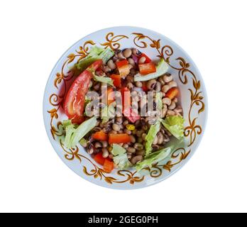 nigerafrikanischer Salat mit schwarzen Augen, Erbsenbohnen. Stockfoto