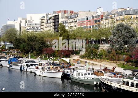 Paris (Frankreich): Stausee Òbassin de lÕarsenalÓ im 4. Arrondissement Stockfoto