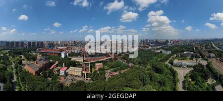 Shenyang, Chinas Provinz Liaoning. August 2021. Luftaufnahme zeigt eine allgemeine Ansicht von Ansteel in der Stadt Anshan, nordöstlich der chinesischen Provinz Liaoning, 19. August 2021. Quelle: Yang Qing/Xinhua/Alamy Live News Stockfoto