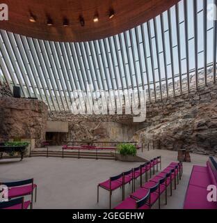 Kirche Temppeliaukio Innenraum - unterirdische Kirche auf einem Felsen gebaut - Helsinki, Finnland Stockfoto