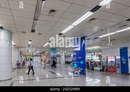 U-Bahn-Station Pangyo in Seongnam-si, Korea. Stockfoto