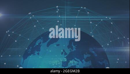 Bild der Datenverarbeitung und des Netzwerks von Verbindungen über den Globus Stockfoto