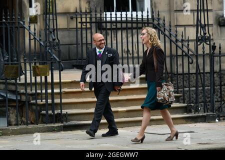 Edinburgh, Schottland, Großbritannien. August 2021. Edinburgh Schottland, Großbritannien August 20 2021. Die Mitvorsitzenden der schottischen Grünen, Lorna Slater und Patrick Harvie, kommen im Bute House an, wo sie voraussichtlich einen SNP- und Scottish Greens-Vertrag zur Energieverteilung ankündigen werden. Credit alamy Live News Credit: SST/Alamy Live News Stockfoto