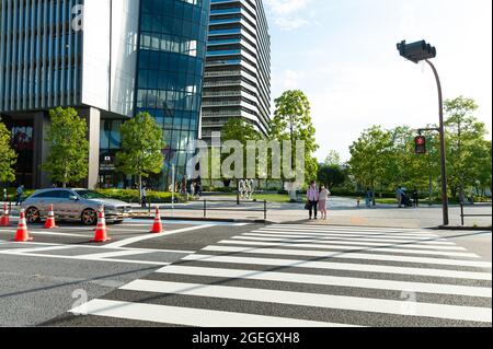 Shinjuku City, Tokio, Japan - 12. Juni 2021: Japan Sport Olympic Square. Auf den ersten beiden Etagen befindet sich das Olympische Museum von Japan. Stockfoto