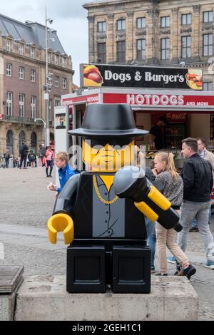 Eine Lego-Marionette von Andre Hazes in Amsterdam, Niederlande 18-6-2021 Stockfoto