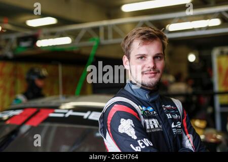 Le Mans, Frankreich. August 2021. HubAuto Racing (# 72), Dries Vanthoor (B) Credit: dpa/Alamy Live News Stockfoto