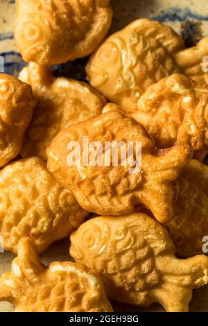 Hausgemachte gefischt Form Custard japanischen Taiyaki mit Füllung Stockfoto