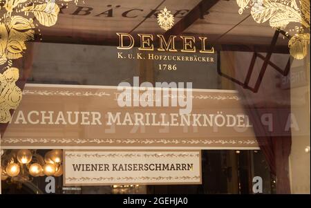 Berühmte Café und Bäckerei Demel in Wien - WIEN, ÖSTERREICH, EUROPA - 1. AUGUST 2021 Stockfoto