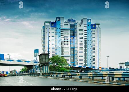HOWRAH, WESTBENGALEN, INDIEN - 7. AUGUST 2016: Nabanna, Gebäude in der Industriestadt Howrah, beherbergt das Staatssekretariat von Westbengalen. Offic Stockfoto