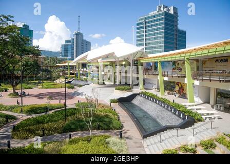 Die Terrasse, Ayala Shopping-Mall, Cebu City, Cebu, Visayas, Philippinen Stockfoto