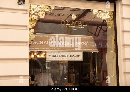 Berühmte Café und Bäckerei Demel in Wien - WIEN, ÖSTERREICH, EUROPA - 1. AUGUST 2021 Stockfoto