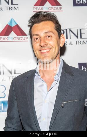 Los Angeles, USA. August 2021. Max Amini nimmt am 19. August 2021 an EINER „Dose of Laughter Gala“ für Krankenschwestern aus Holliblin im Hollywood Roosevelt Hotel, Los Angeles, CA Teil. Quelle: Eugene Powers/Alamy Live News Stockfoto